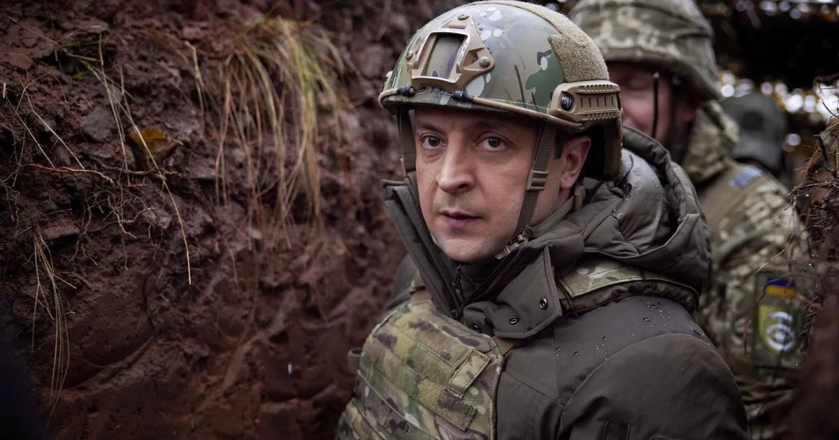 Qora fonda erotik ichki kiyim fon rasmi