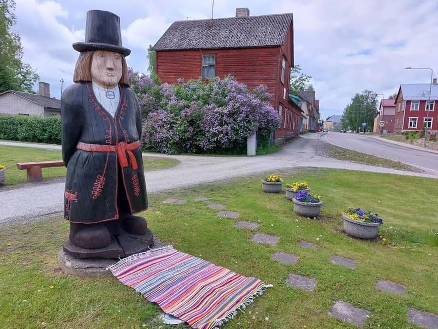 Maarja Küla heategevusmäng «Vaibaga läbi Eestimaa» näitab kauneid Eesti paiku.