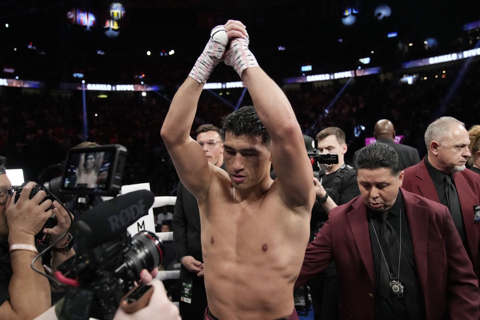 Dmitri Bivol.