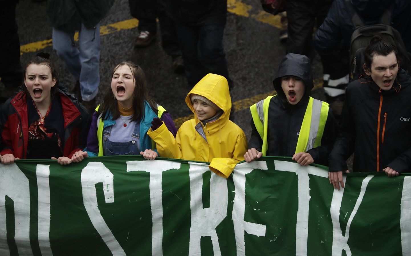 Rootsi kliimaaktivist Greta Thunberg osalemas noorte protestimarsil Inglismaal Bristolis.