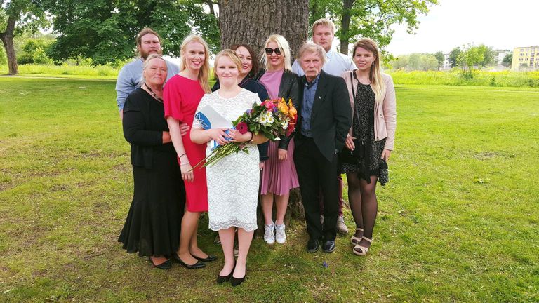 Suur pere saadi viimati ühele pildile suvel, kui noorim tütar Vivien lõpetas keskkooli.