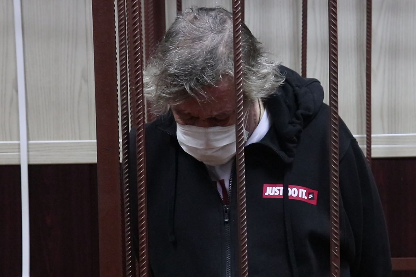 Михаил Ефремов в зале суда.