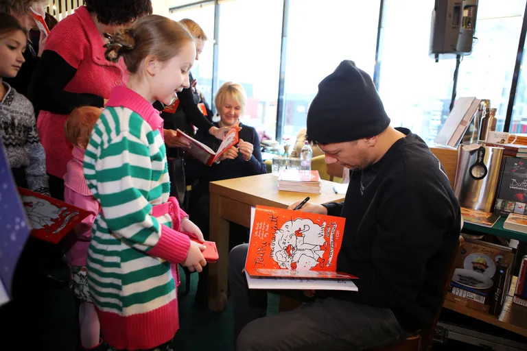 Stig Rästa esitles Pärnus oma uut lasteraamatut