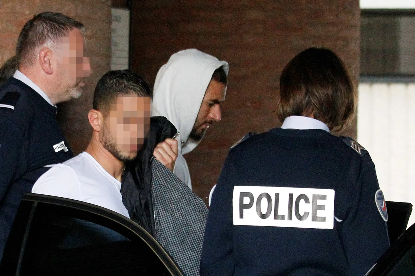 5.novembril 2015. peeti Madridi Reali jalgpallitäht Karim Benzema Versailles`s kinni.