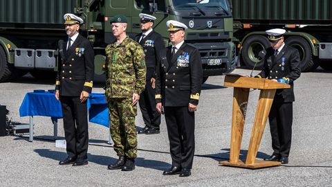 Jüri Saska andis mereväe juhtimise üle Ivo Värgile
