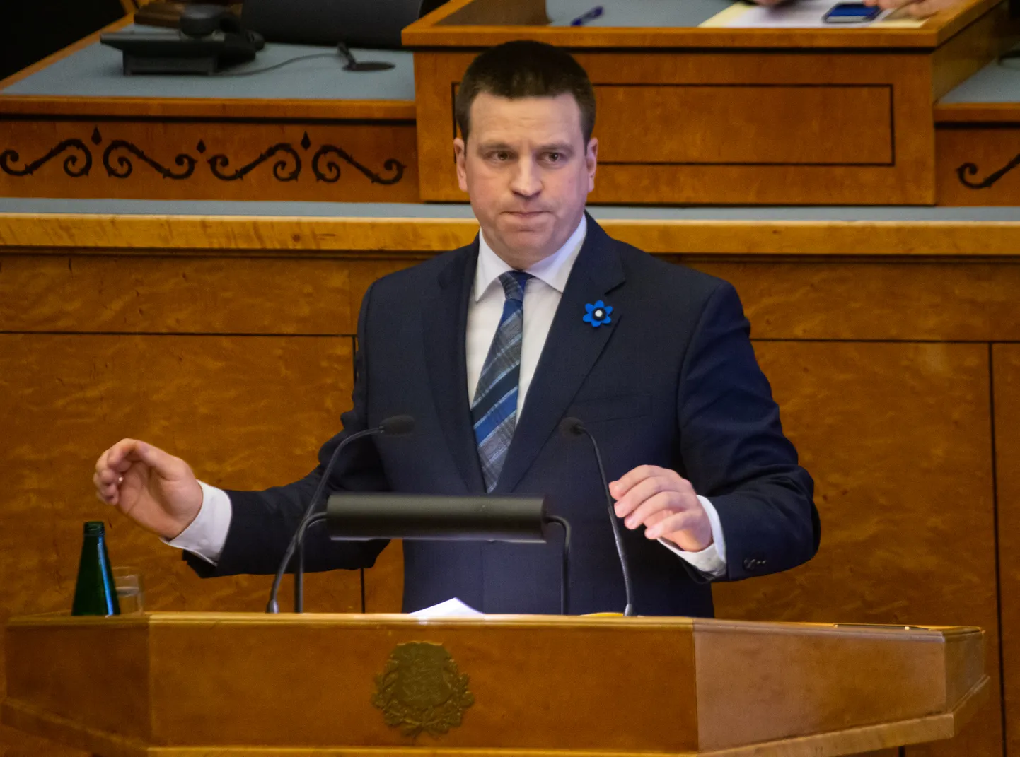 Jüri Ratas riigikogu ees.