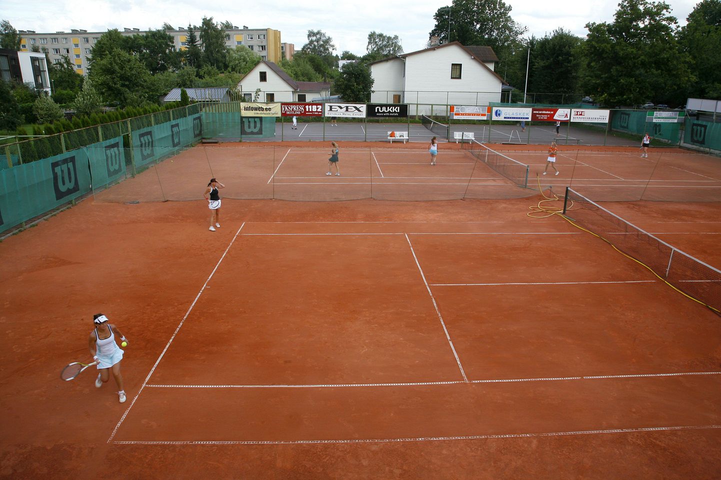 Tammsaare 18a tenniseväljakud. Foto on illustreeriv.