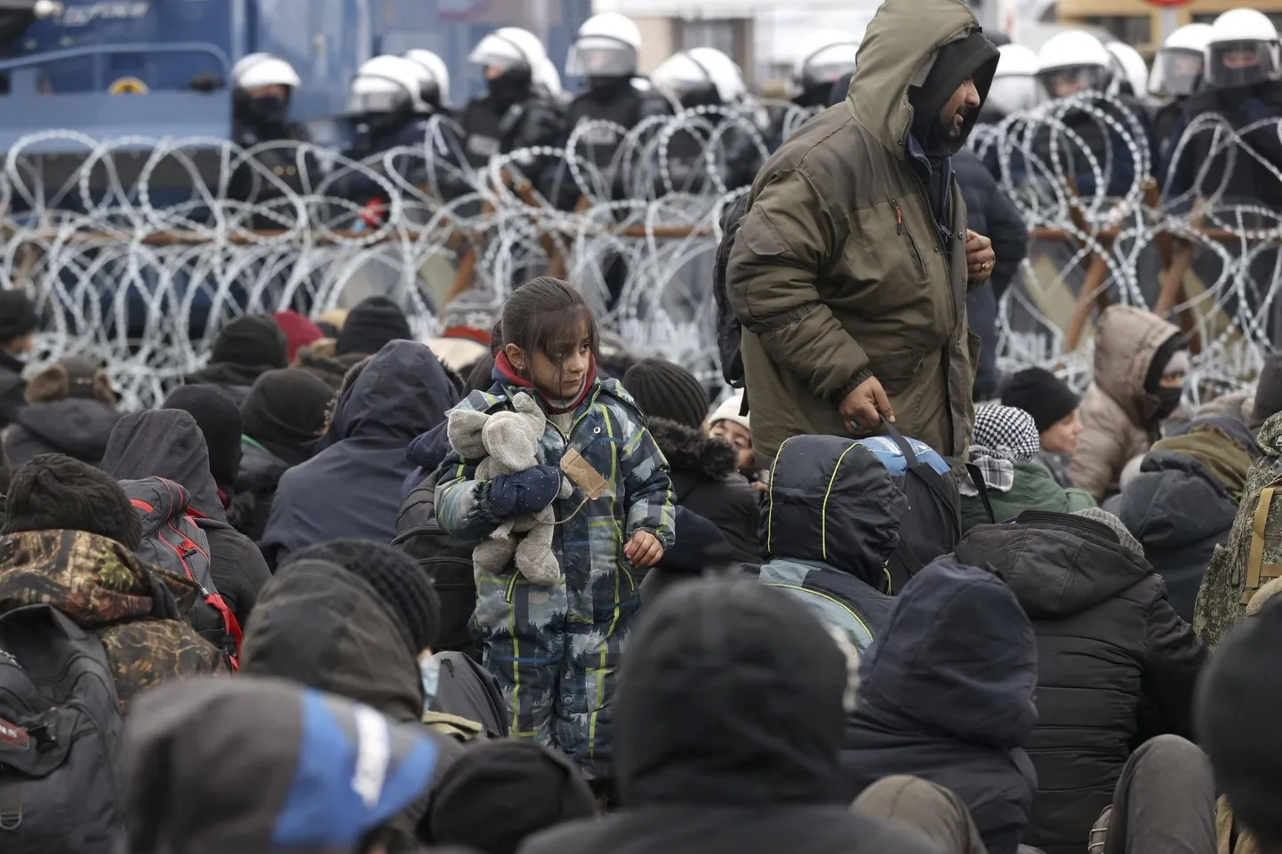Migrantide ja Poola piirivalvurite vastasseis Kuźnica piiripunktis 15. novembril. Kuźnica muutus migrandikriisi keskpunktiks, kui Valgevene võimude tagantõhutamisel kogunes sinna ligikaudu 3000 migranti, kes üritasid pääseda Poolasse.