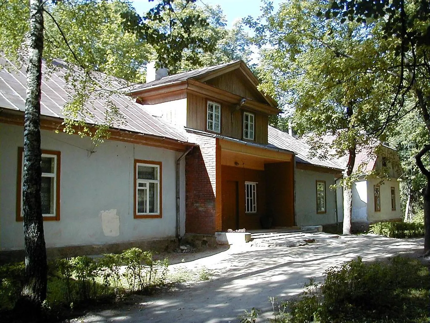 Салнавская усадьба, август 2002 года