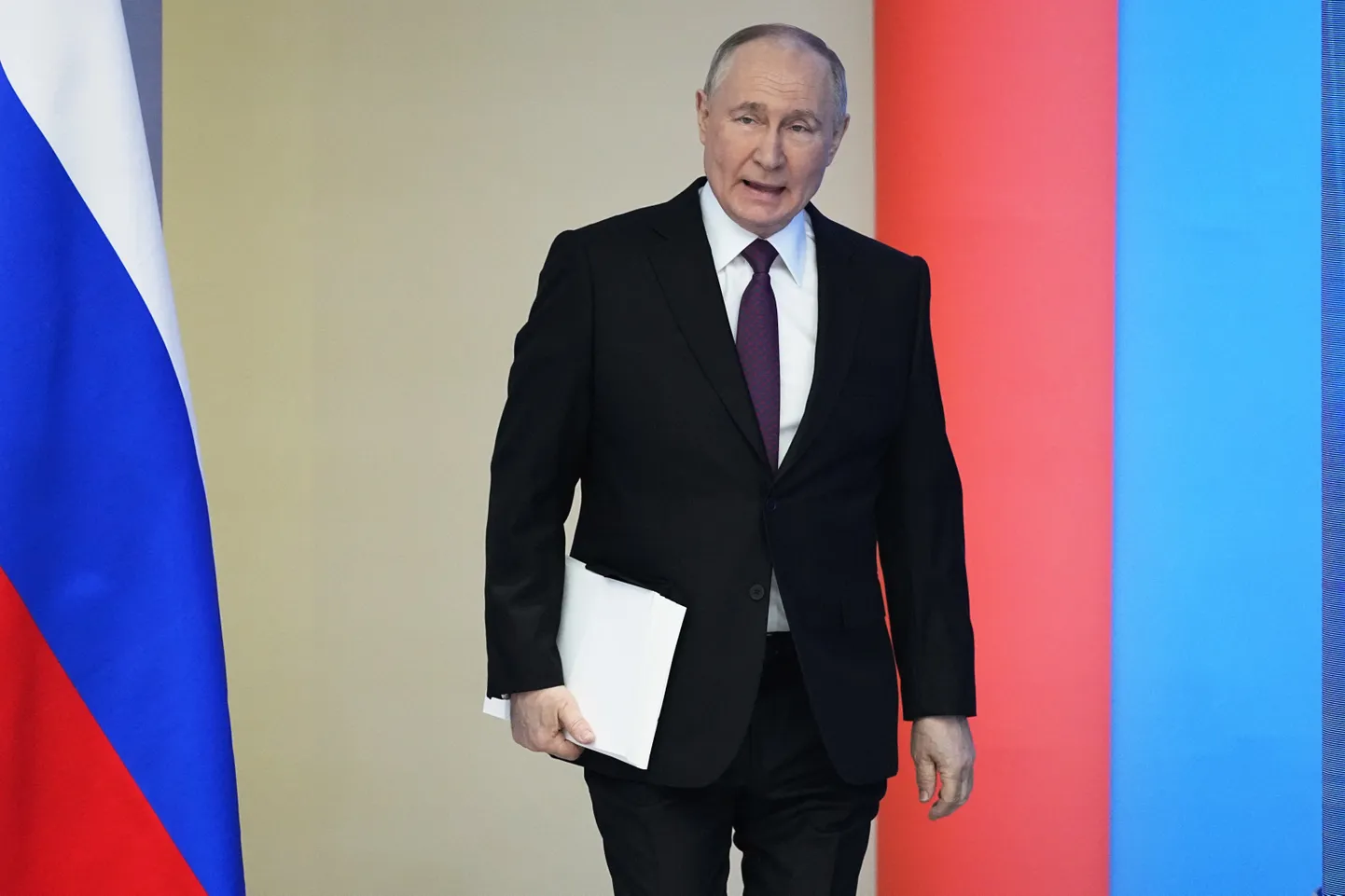 Путин во время обращения к Федеральному собранию РФ