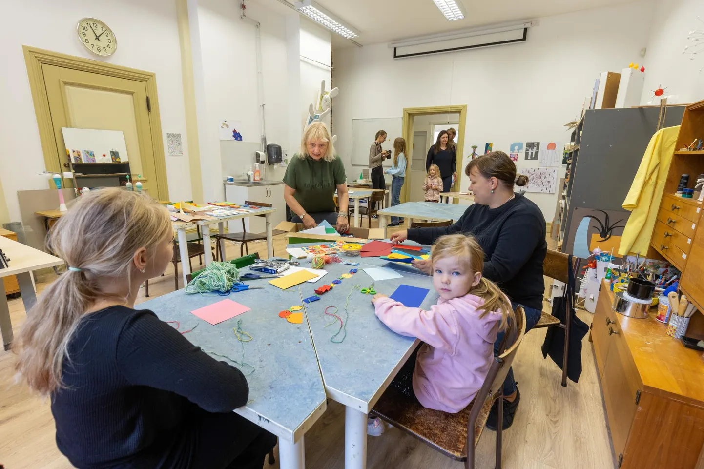 Juba mitmendat aastat korraldataval Huvimässul saavad lapsed ja noored ning nende vanemad Viljandi huvikoolide ja -ringidega tutvust teha ning endale sobiva välja valida. Teiste hulgas avas nagu ikka uksed Viljandi kunstikool.