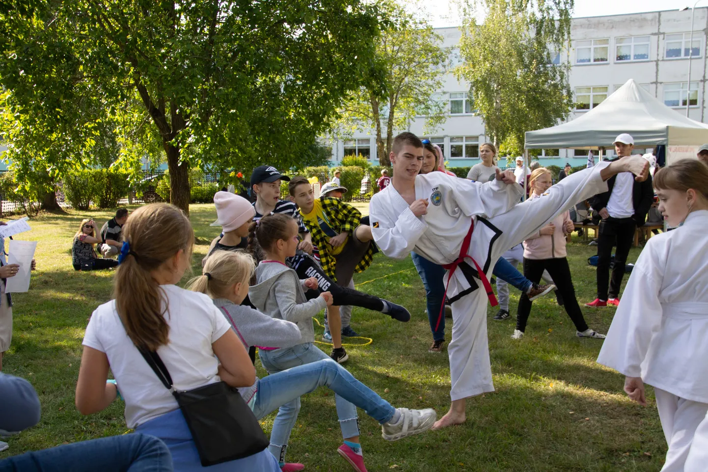"Noortefest 2019": sportlaste etteasteid sai kõrvalt jälgida ning soovi korral neis ka ise kaasa lüüa.