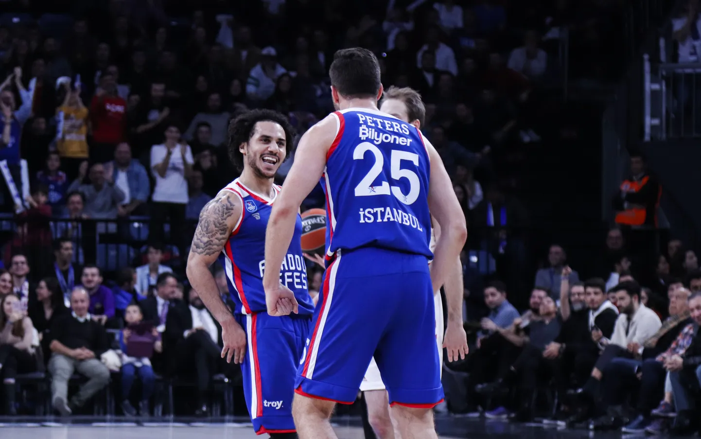 Shane Larkin paremal.