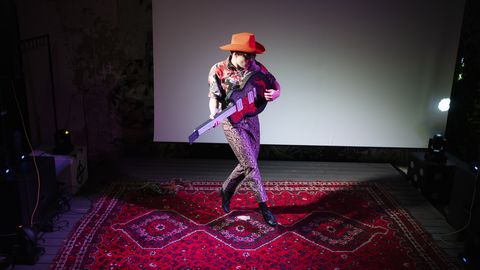 «Millesse ma ennast seganud olen?» Armastuse saalis debüteerisid uued drag-artistid