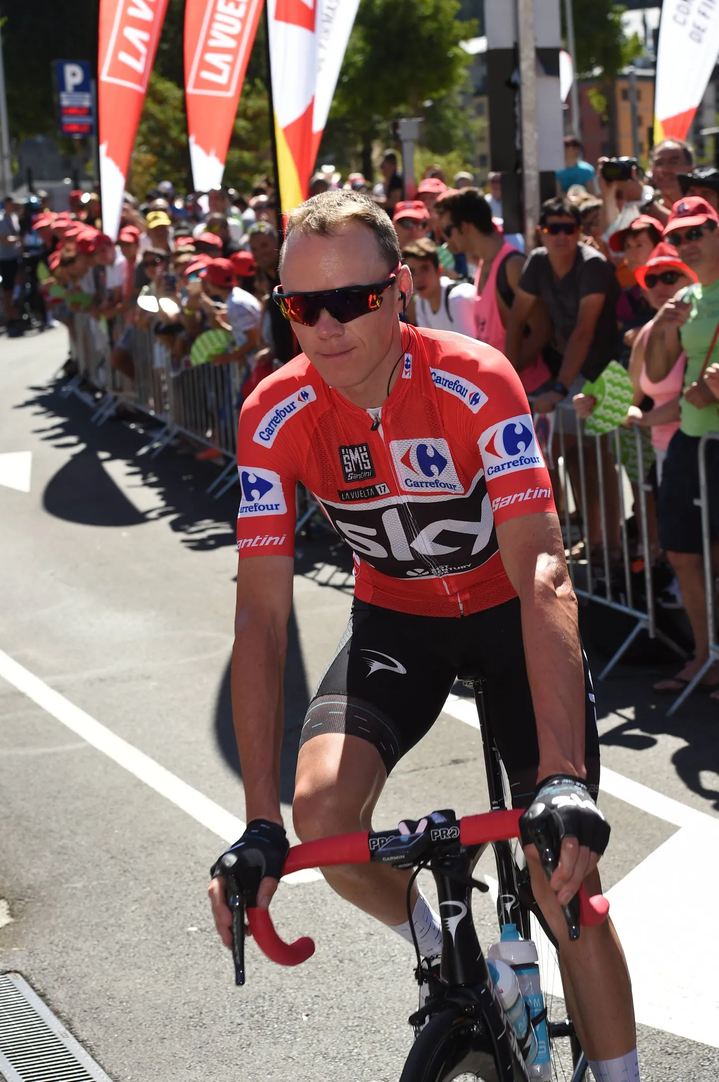 Kuldsest duublit jahtiv Chris Froome säilitas täna punase liidrisärgi.