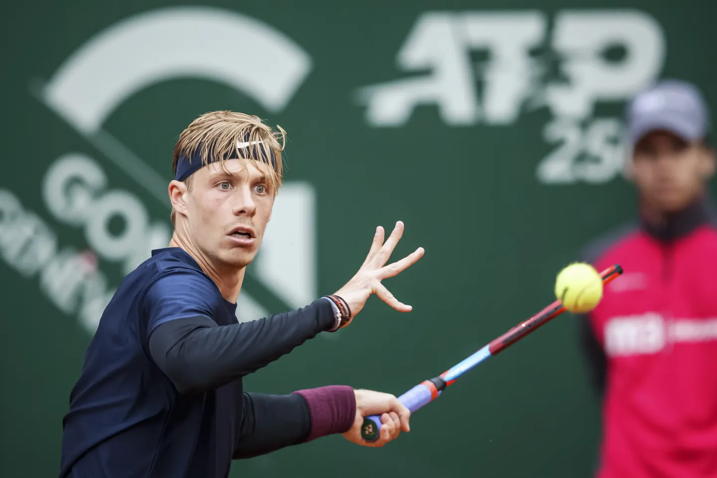 Kanada tennisemängija Denis Shapovalov teatas, et ei mängi järgmisel nädalal algaval Roland Garrose tenniseturniiril.