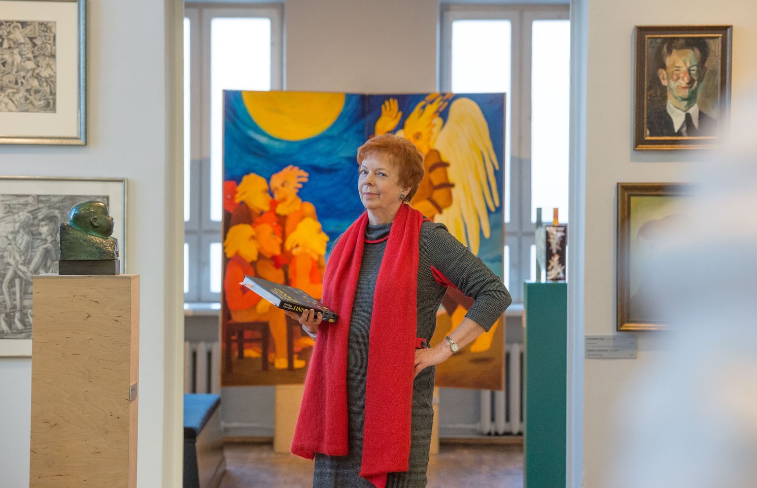 Tiia Karelson tutvustas näitust «Kulda väärt kunst».