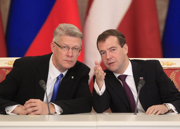 Valdis Zatlers (vasakul) ja Dmitri Medvedev Moskvas.