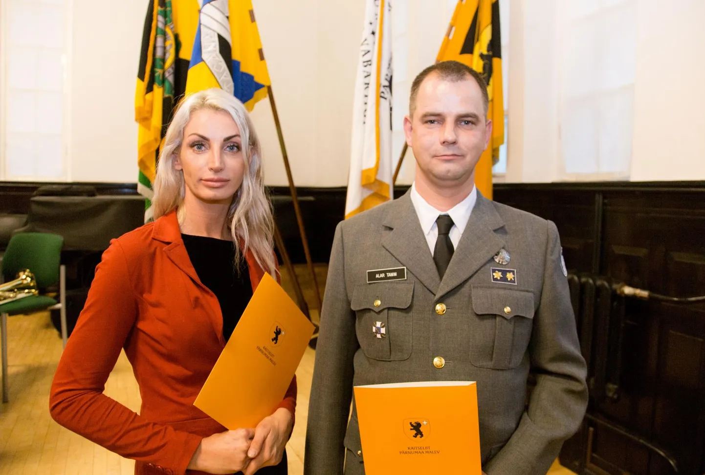 Krislin Kuuseoks ja Alar Tamm Pärnumaa maleva pealiku pidulikul vastuvõtul.