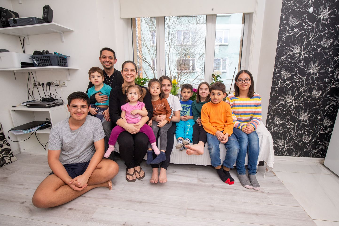 Tartus elav paljulapseline Brasiilia perekond Costa.