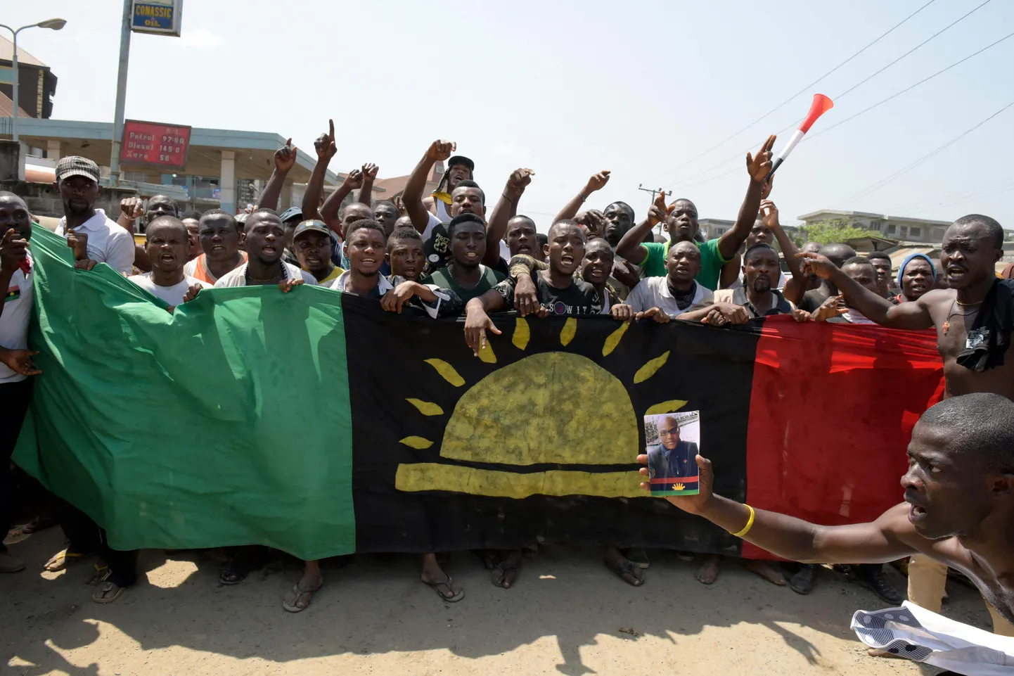 Biafra riigi toetajad Nigeeria kaguosas Abas protestiaktsioonil.