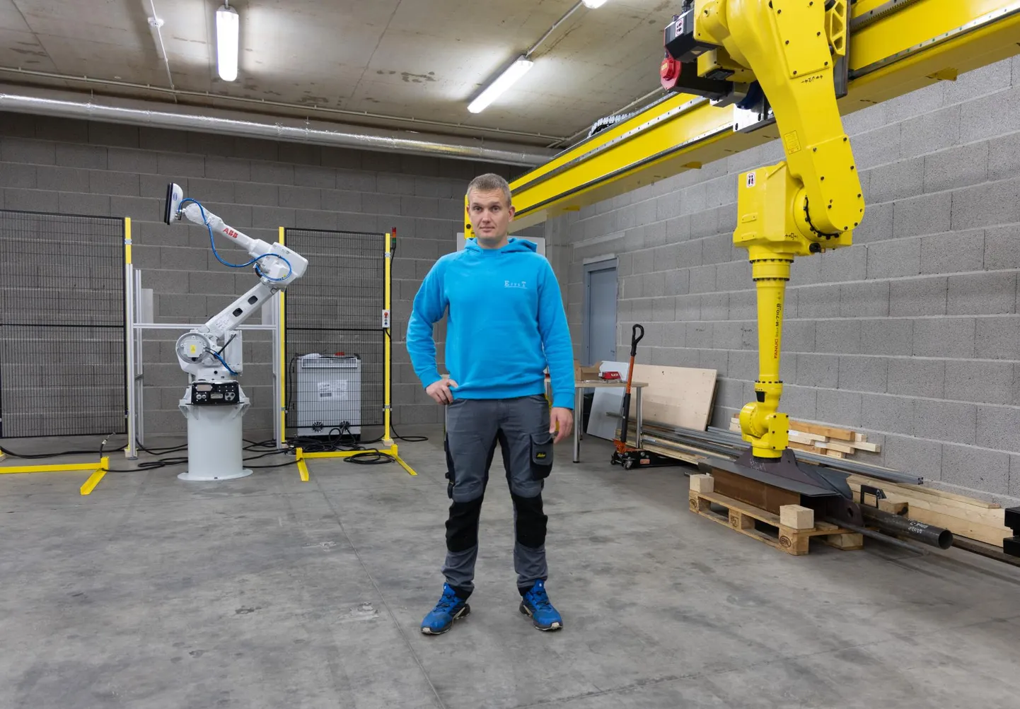 Effeti asutajal Arno Jürissonil oli parasjagu käsil tarbekeemiatehasele virnastamisroboti&nbsp;valmistamine. Seesugune abiline, nagu pildilt (tagaosas)&nbsp;paistab, on ettevõttel sellele&nbsp;kliendile teha juba kuues.