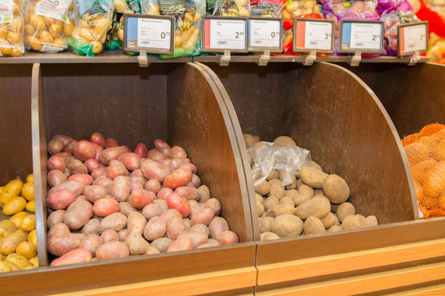 Poest leiab odavaid ja kallimaid kartuleid, aga mitte Eesti sorte, neid tasub otsima minna turule või mõne taluniku juurde.