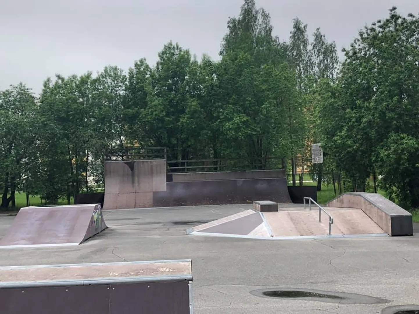 Türi välirulapark sai osaliselt uued sõidupinnad.