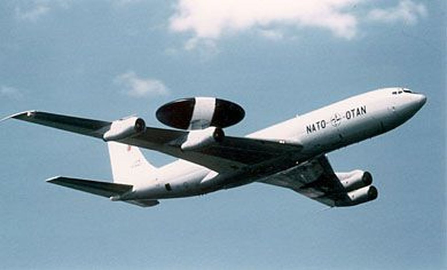 AWACSiga varustatud Boeing 707 E-3A.