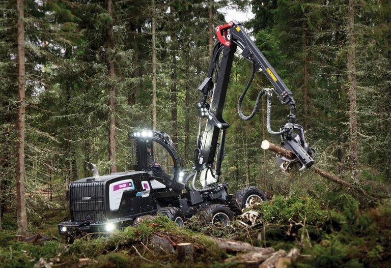 Logset on samuti Soome metsatehnika tootja, kes esimesena tõi masstootmisse hübriidmootoriga harvesterid – kõigepealt sai elektrilise lisajõuallika mudel H12, tänavu lisandus valikusse Logset H8 GTE.