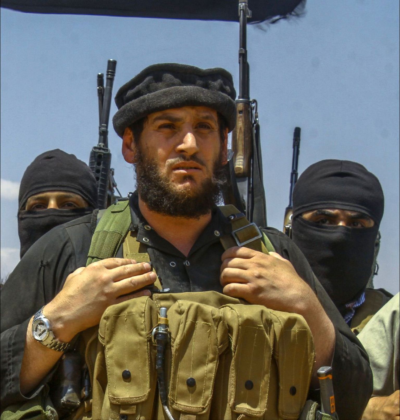 Dateerimata foto Abu Mohamed Al-Adnanist, mis ilmus islamistide propagandalehes Al-Nabaa.