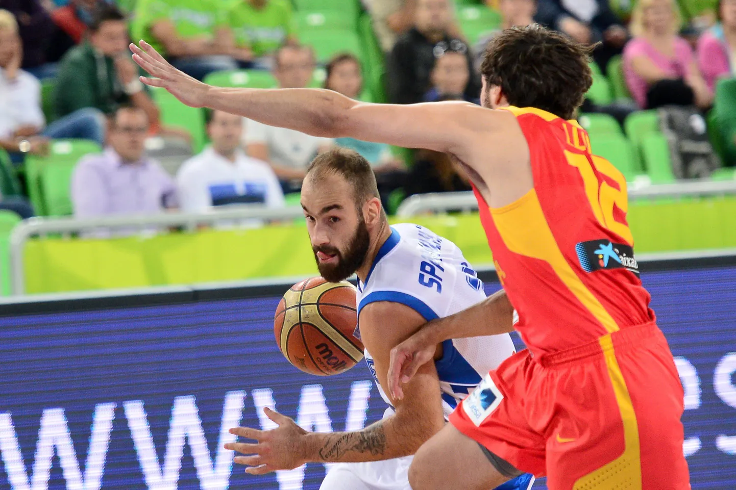 Vassilis Spanoulis (palliga) kohtumises Hispaania vastu.