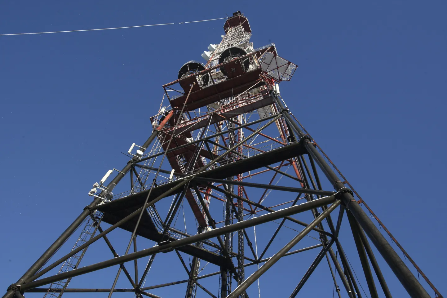 Pildil Tartu telemast.