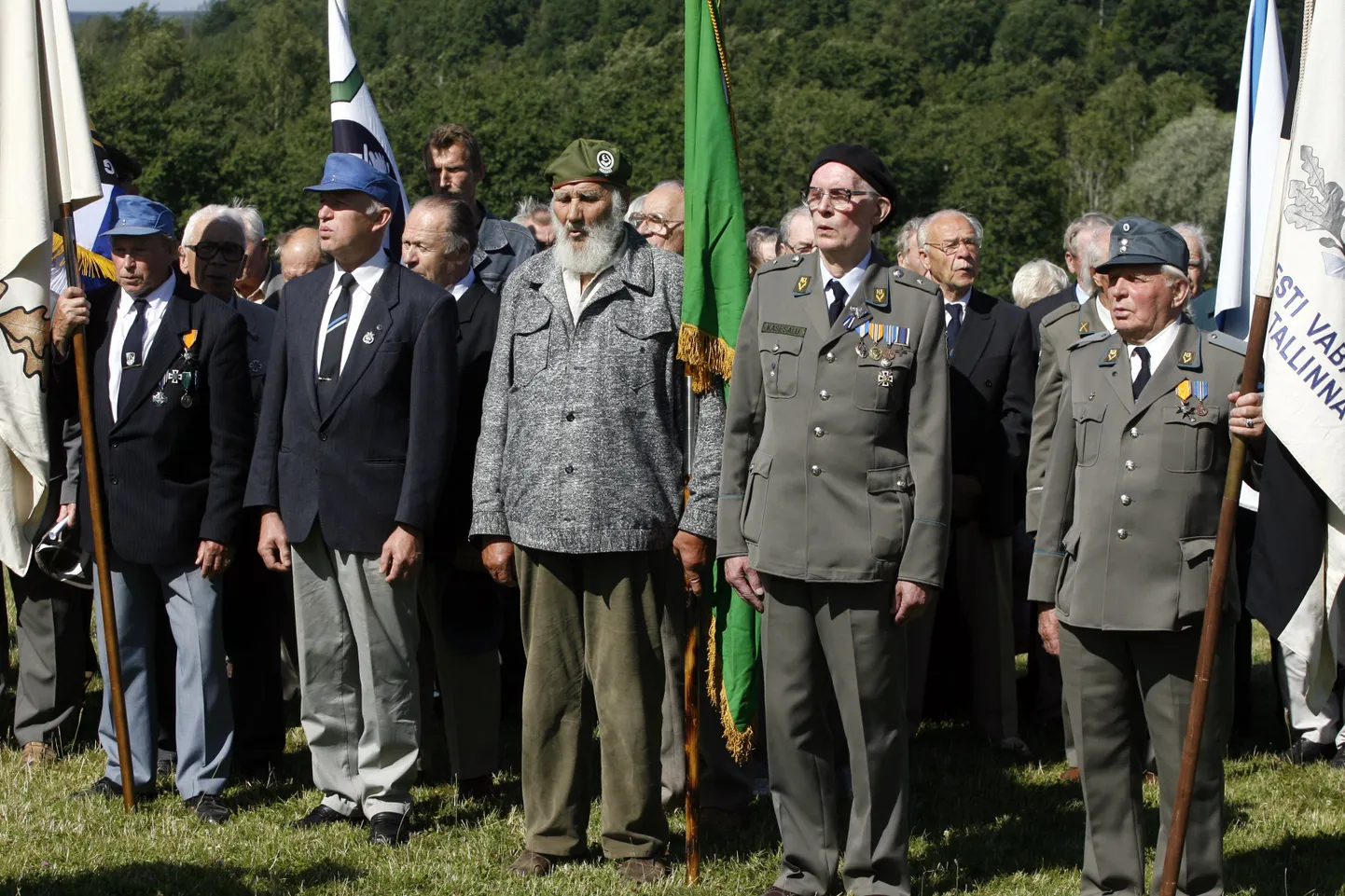 20. Eesti Relvagrenaderide Diviisi veteranid mälestasid laupäeval 1944. aasta kaitselahingutes langenud kaaslasi.