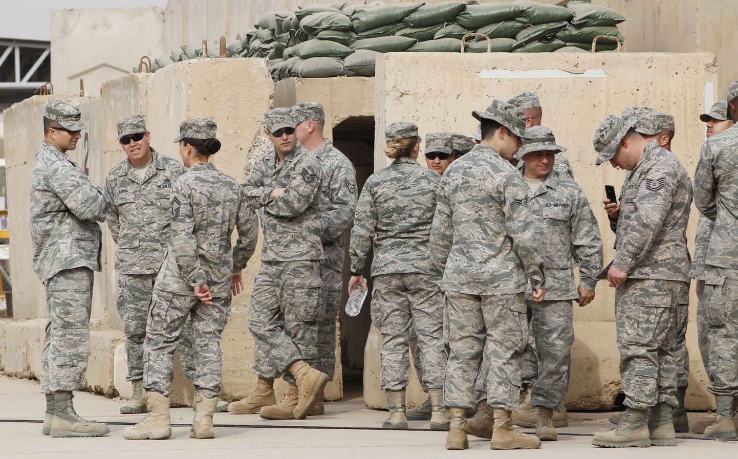 Американские военные на базе около Багдада.