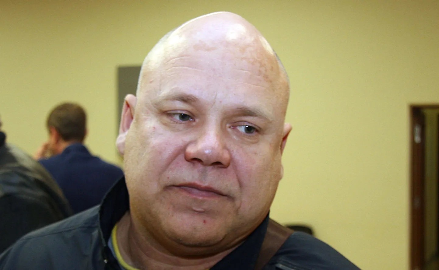 Allan Mänd ütles, et talle teeb süüdistus komisjoni esimehena isiklike ärihuvide eest seismises nalja, sest tema ettevõtted ei osale valla hangetel ega taotle valla eelarvest raha.