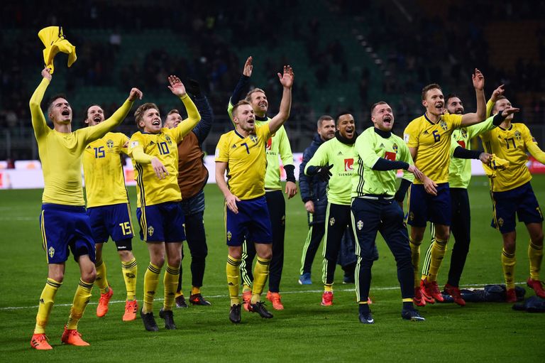 Võidukad Rootsi koondise jalgpallurid