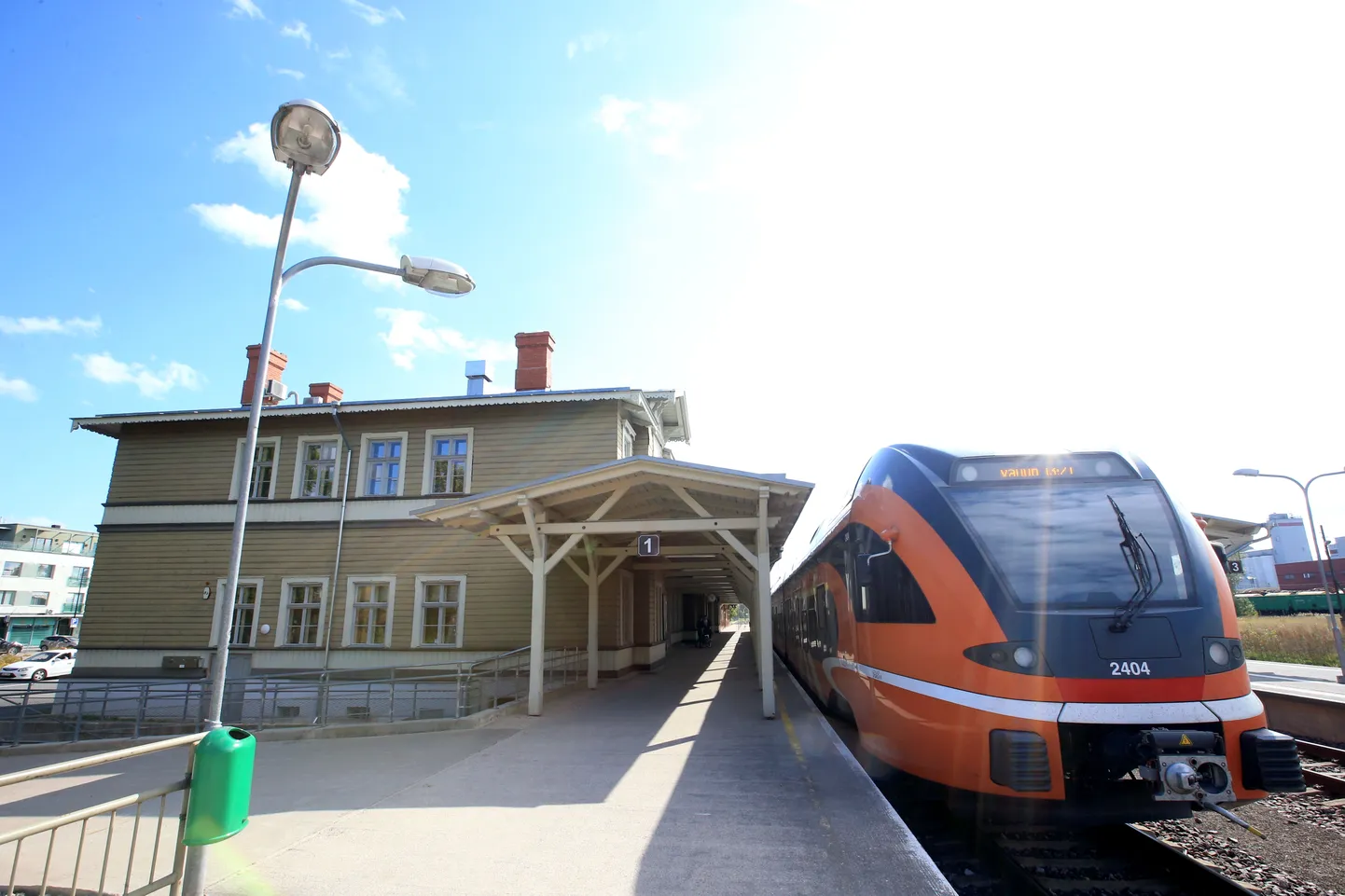 Pildil Tartu jaamahoone.