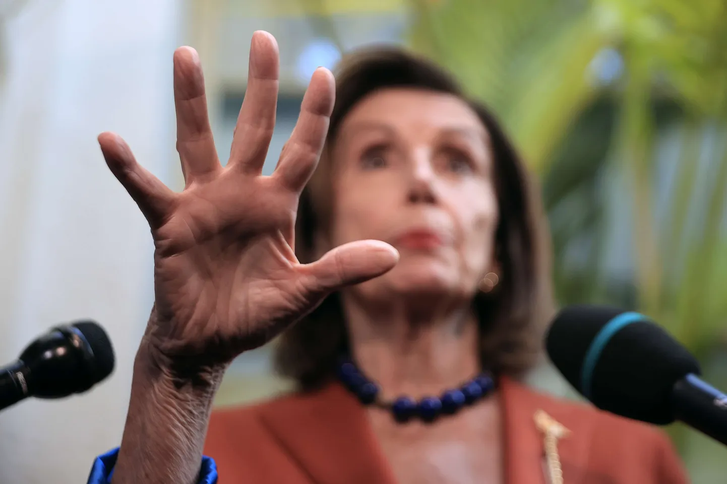 USA kongressi esindajatekoja spiiker Nancy Pelosi 29. septembril ajakirjanike ees.