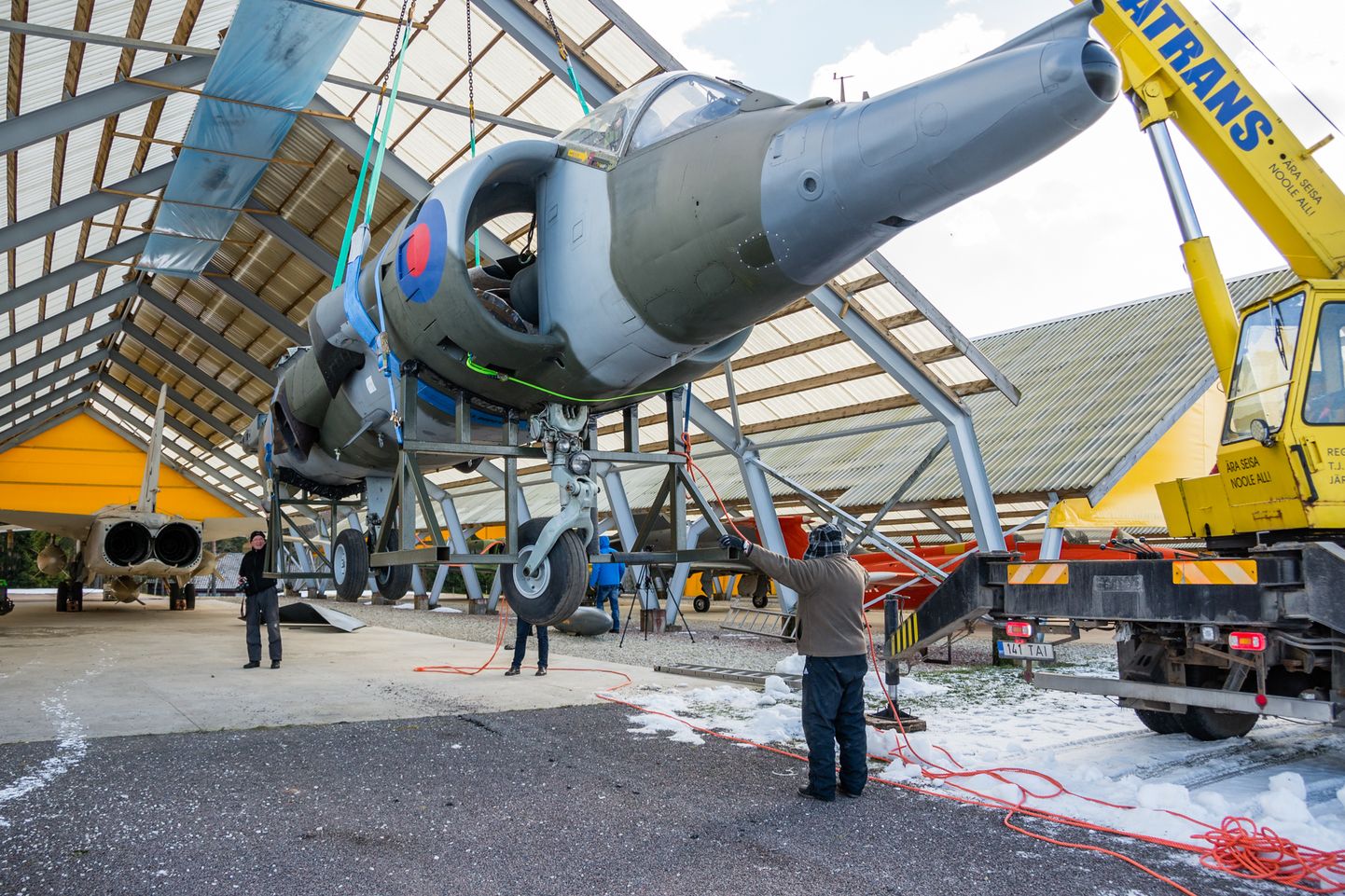 Hävituslennuk Harrier jõudis Tartumaal tegutseva Eesti lennundusmuuseumi kogusse.