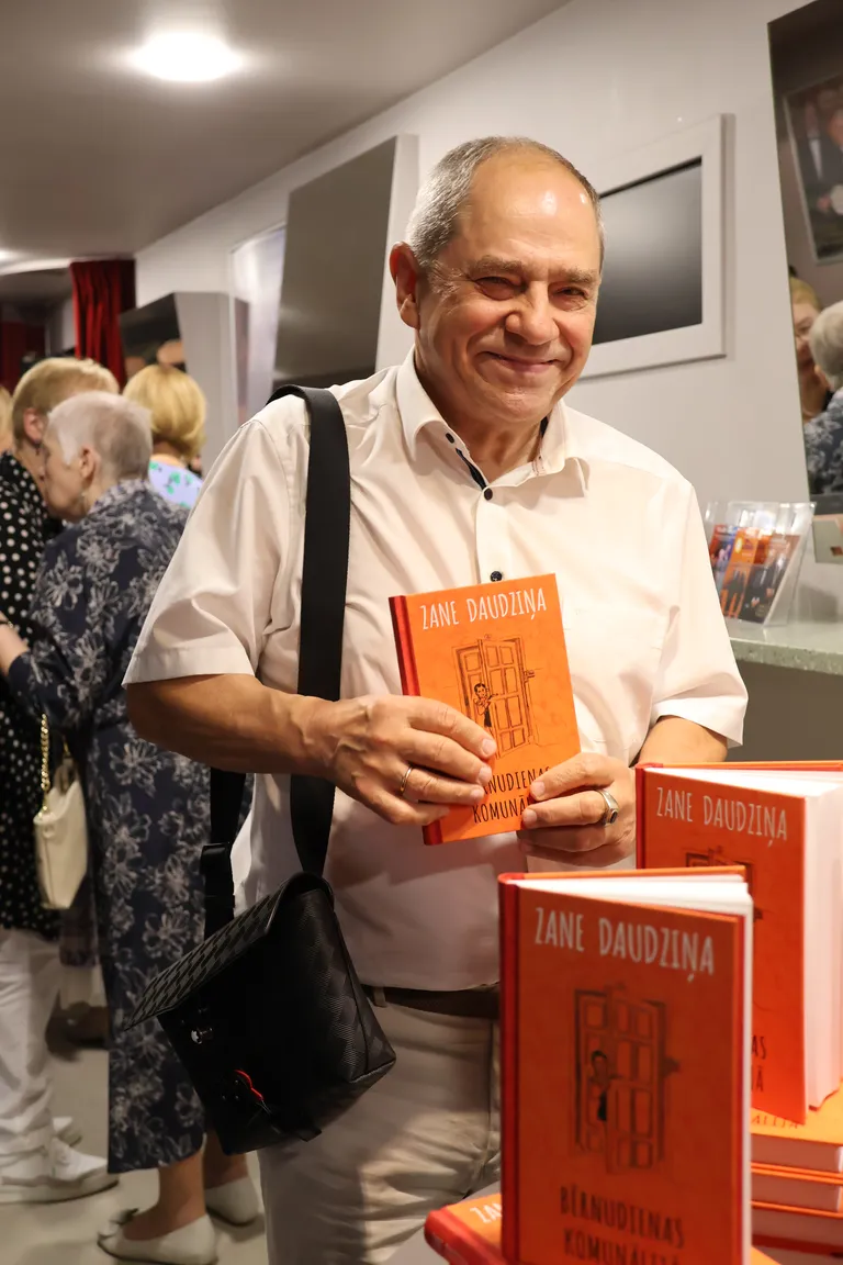 Arī uzņēmējs, Rīgas Riharda Vāgnera biedrības vadītājs Māris Gailis vēlas salīdzināt savas atmiņas par komunālo sadzīvi ar autores izklāstītajām.