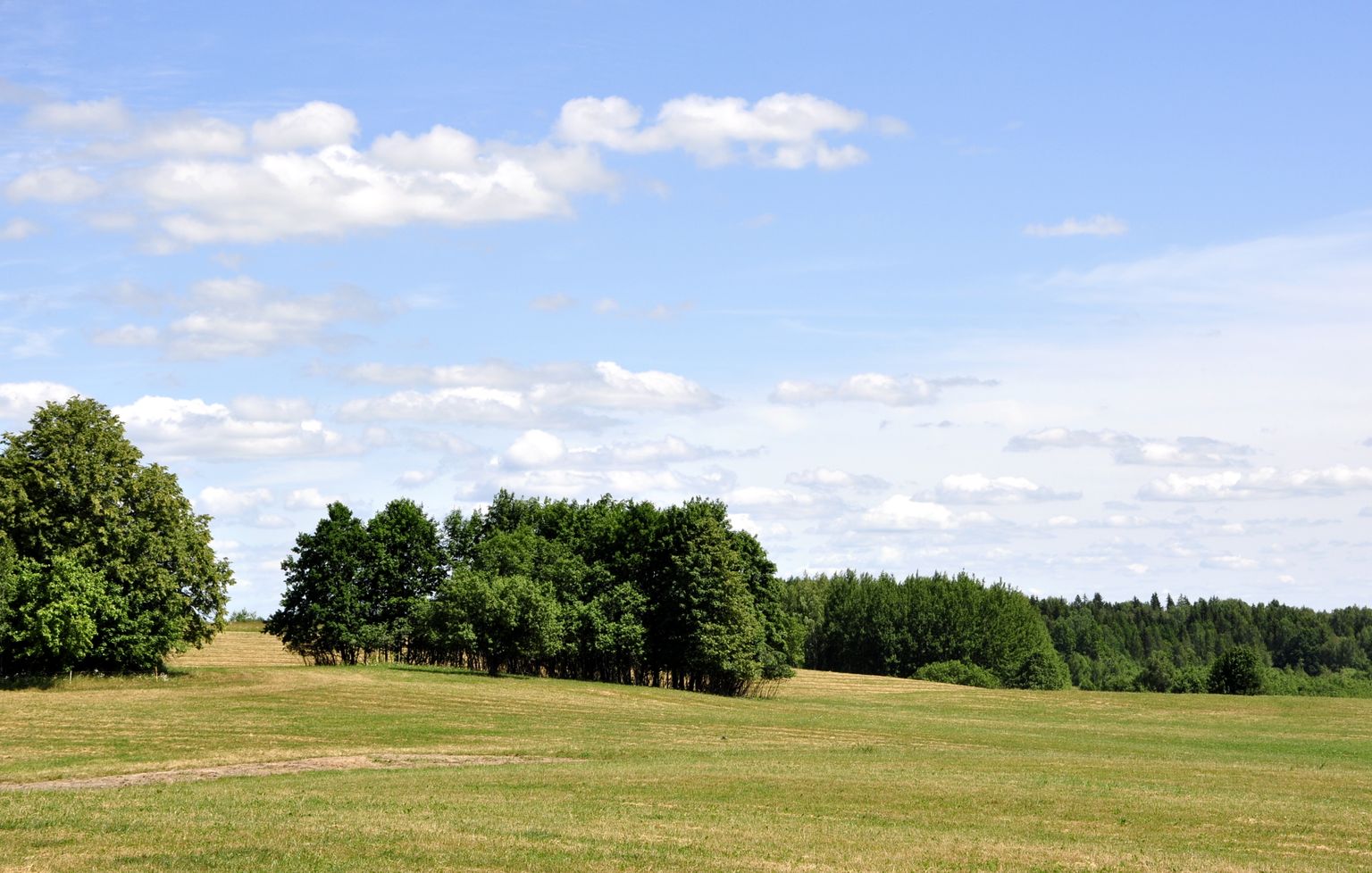 Деревенский пейзаж в Латвии