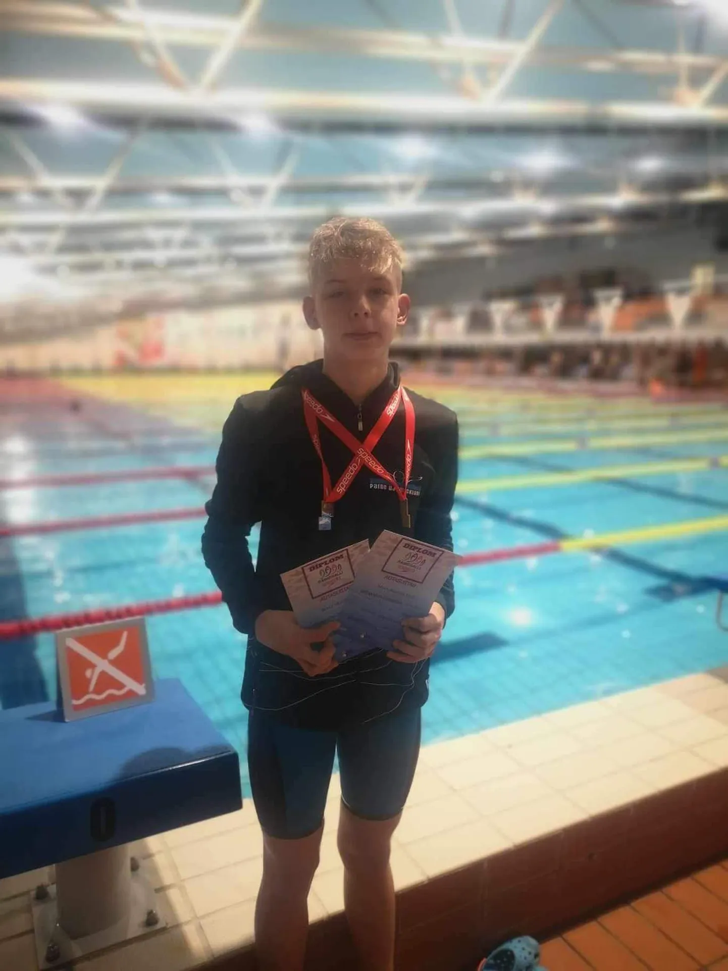Märten Erik Arold võitis Räimerallilt ujumises kaks noorte klassi medalit ning ujus kõigil kolmel alal isiklikud rekordid.