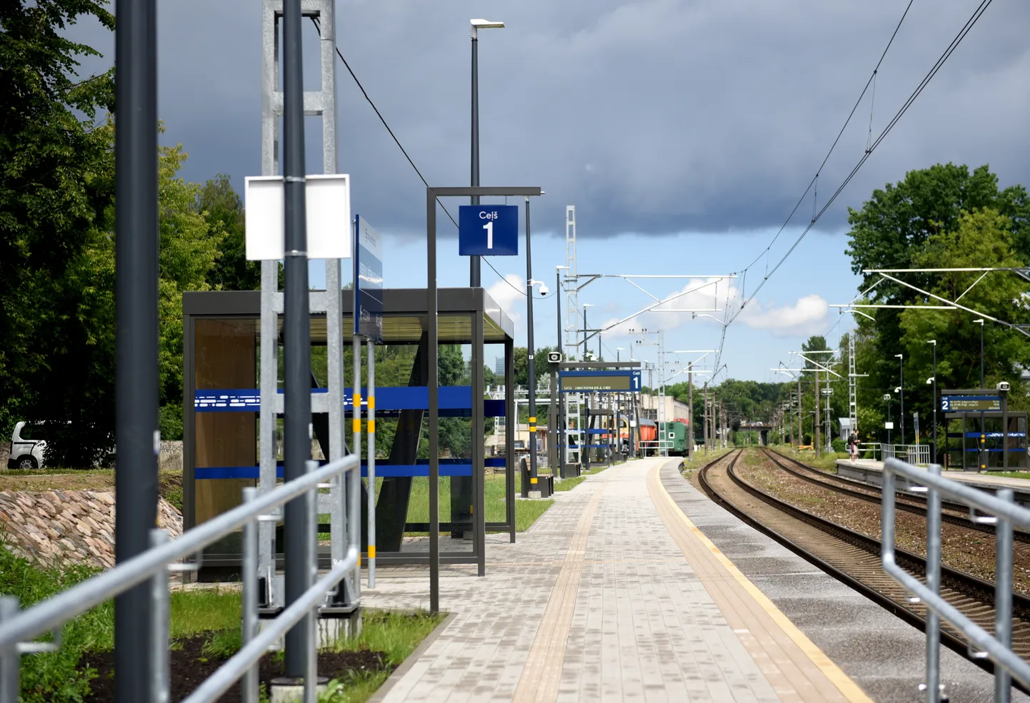 Jaunatklātais VAS "Latvijas dzelzceļš" pieturas punkts "Bieriņi / Bērnu slimnīca" Torņakalnā.
