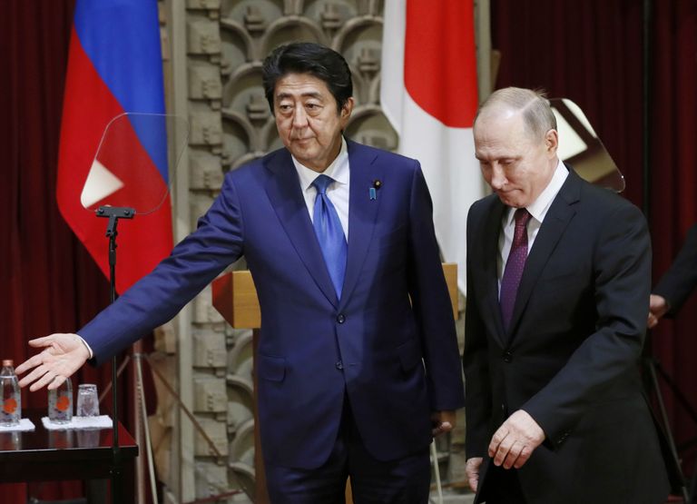 Vladimir Putin kohtus Jaapani peaministri Shinzo Abega