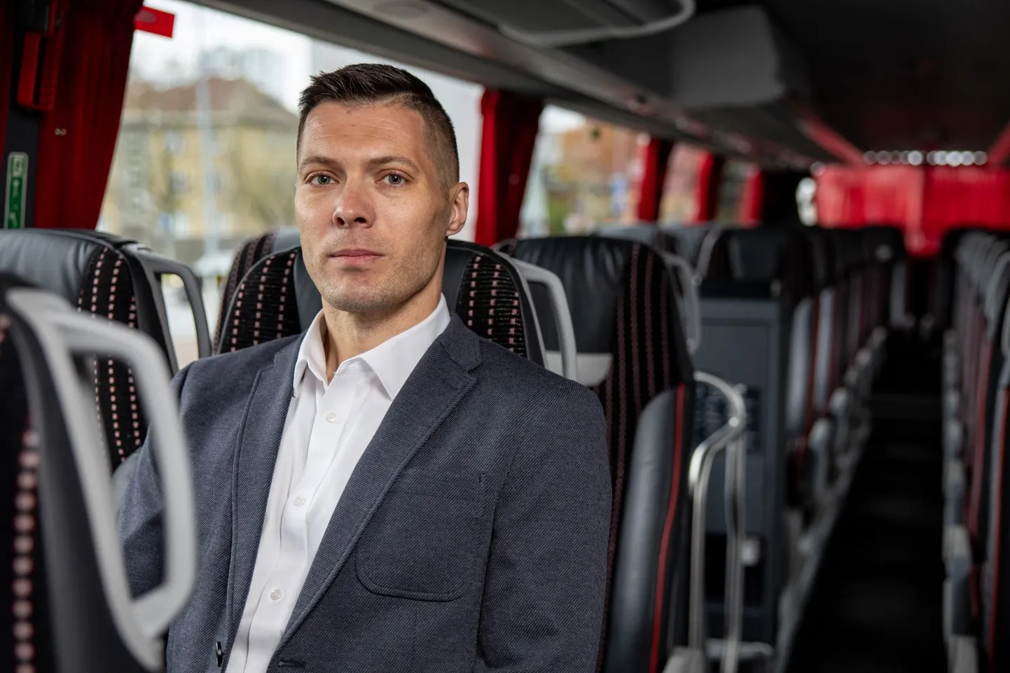 Lux Expressi ärijuht Ingmar Roos rääkis, et uutmoodi Tartu-Riia rongiühenduse tulek bussifirmat ärevaks ei tee.