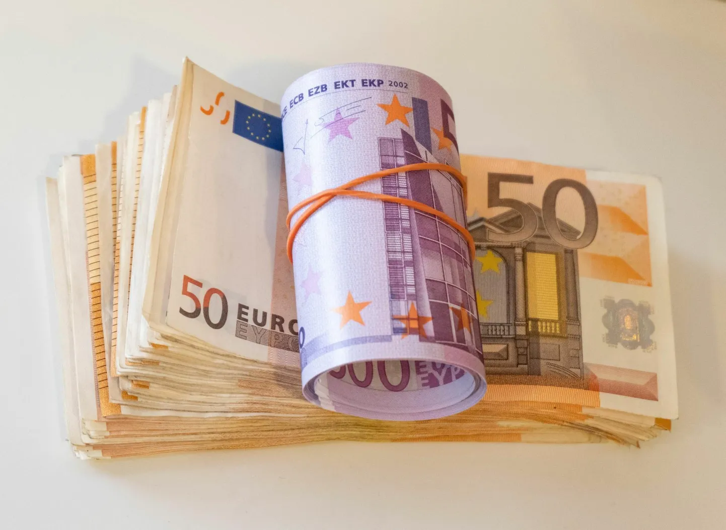 Kelmid tekitasid ohvrile kahju 6600 eurot.