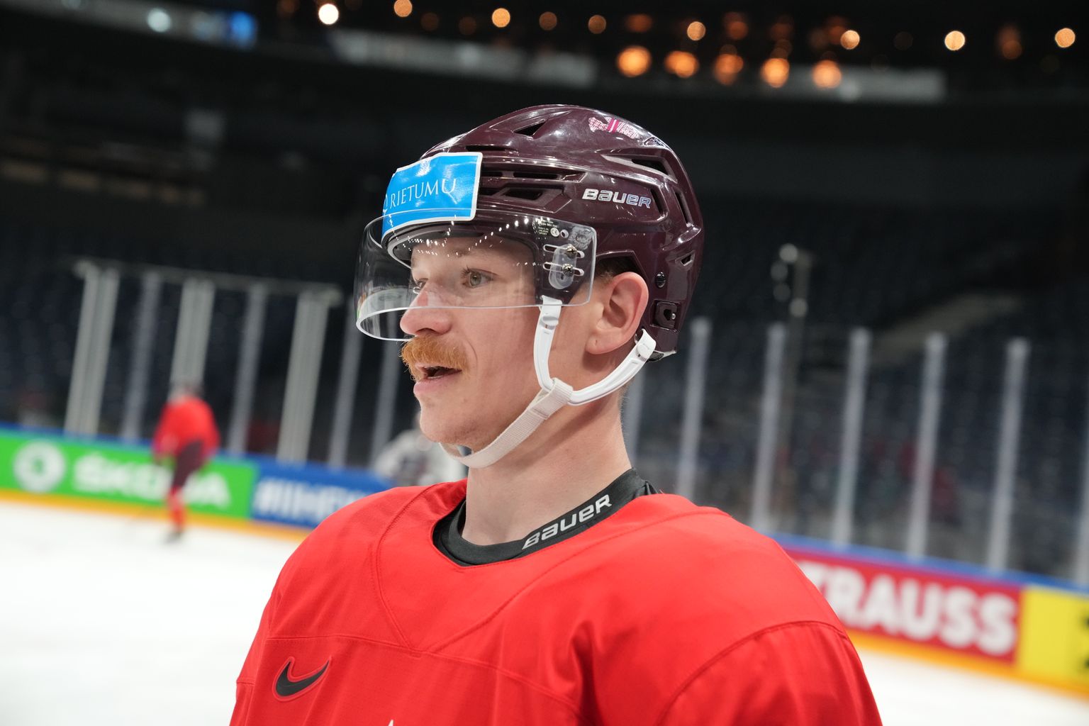Latvijas hokeja izlases spēlētājs Rihards Marenis