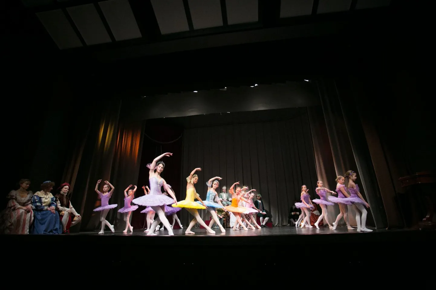 Balletivaatamisvõimalusi kultuurifestivalil jagub. Fotol on hetk Kaurikooli balletistuudio mõne aasta tagusest etendusest.