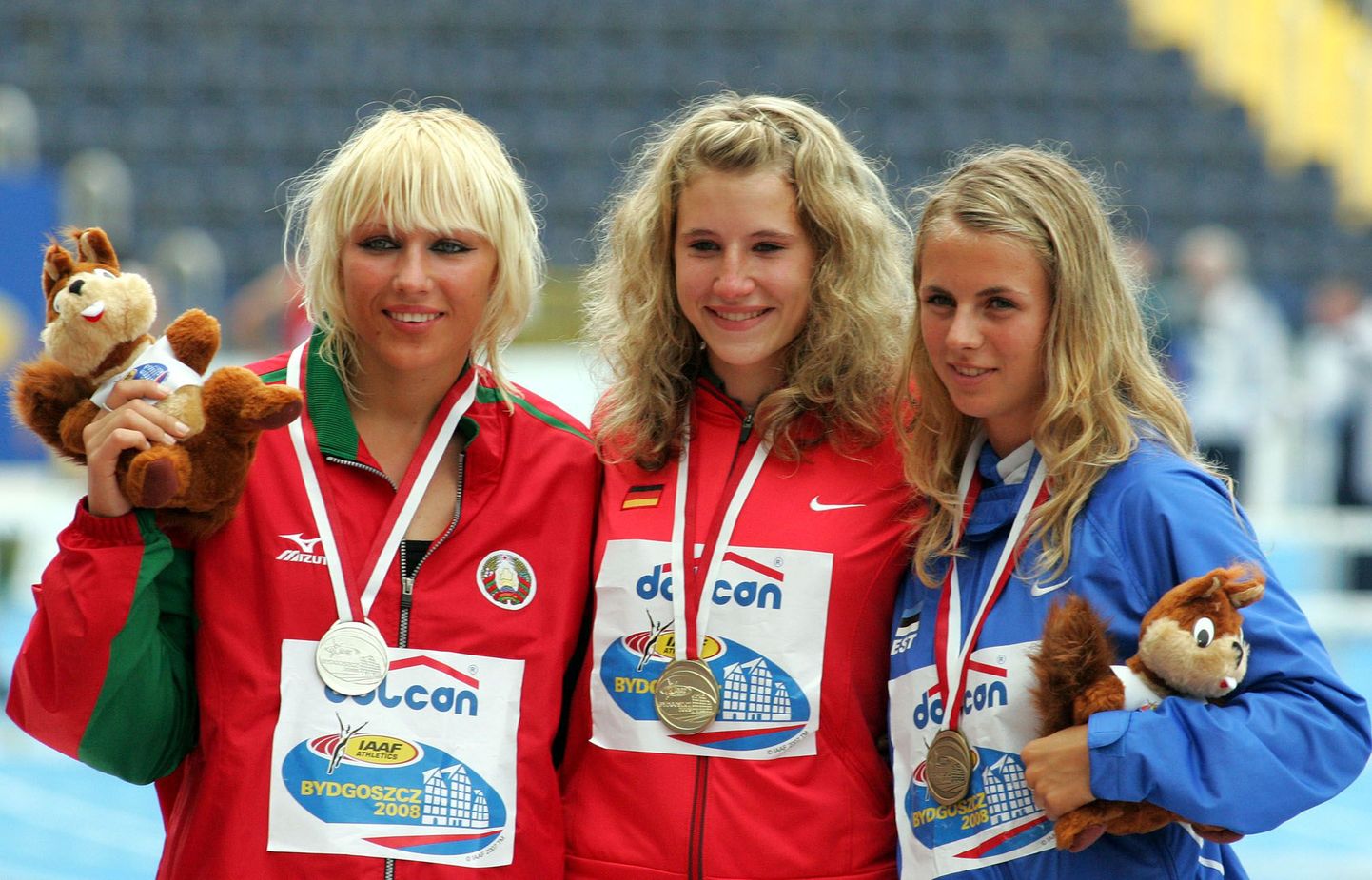 Maailma hooaja edetabeli  üheksanda tulemusega juunioride MMile läinud Grit Šadeiko teenis endalegi üllatuseks             pronksmedali. (Pildil vasakult paremale Jana Maksimava, Carolin Schäfer ja Grit Šadeiko.)